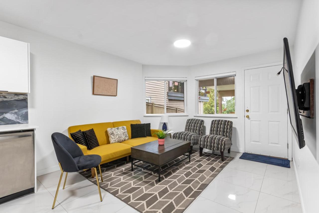 Pristine 3 Beds 2 Washroom Guest Suite Surrey Ngoại thất bức ảnh