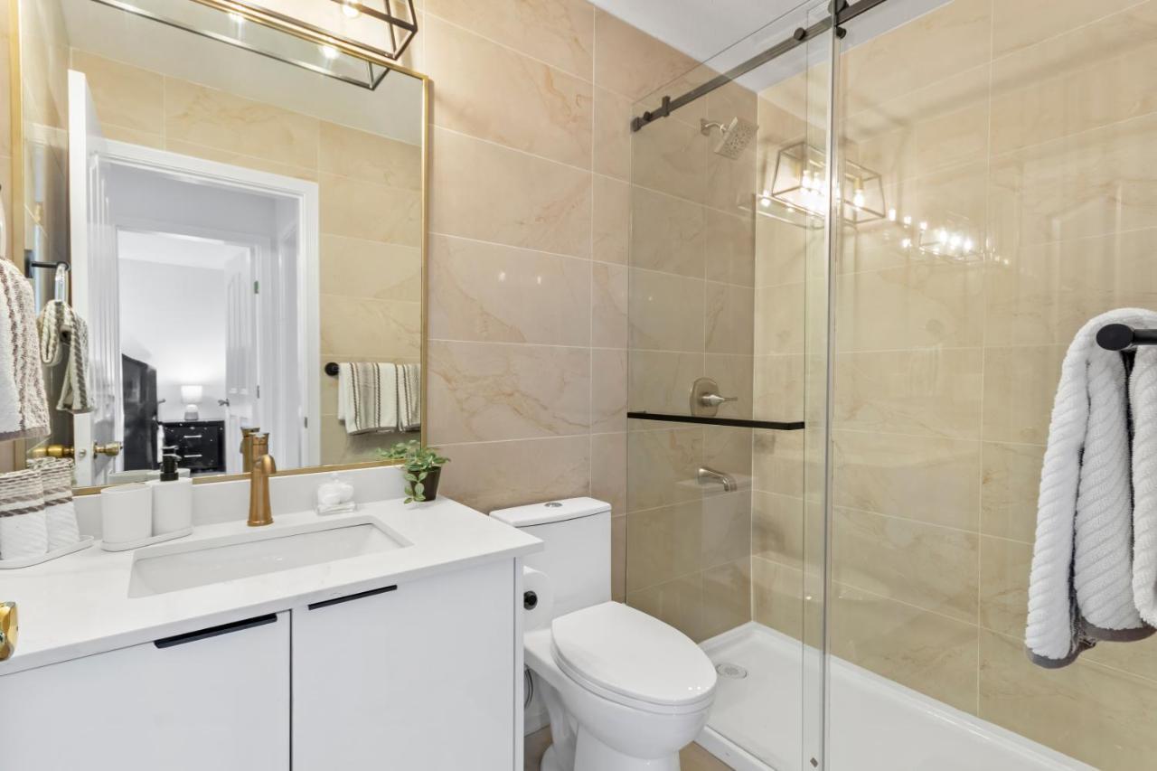 Pristine 3 Beds 2 Washroom Guest Suite Surrey Ngoại thất bức ảnh