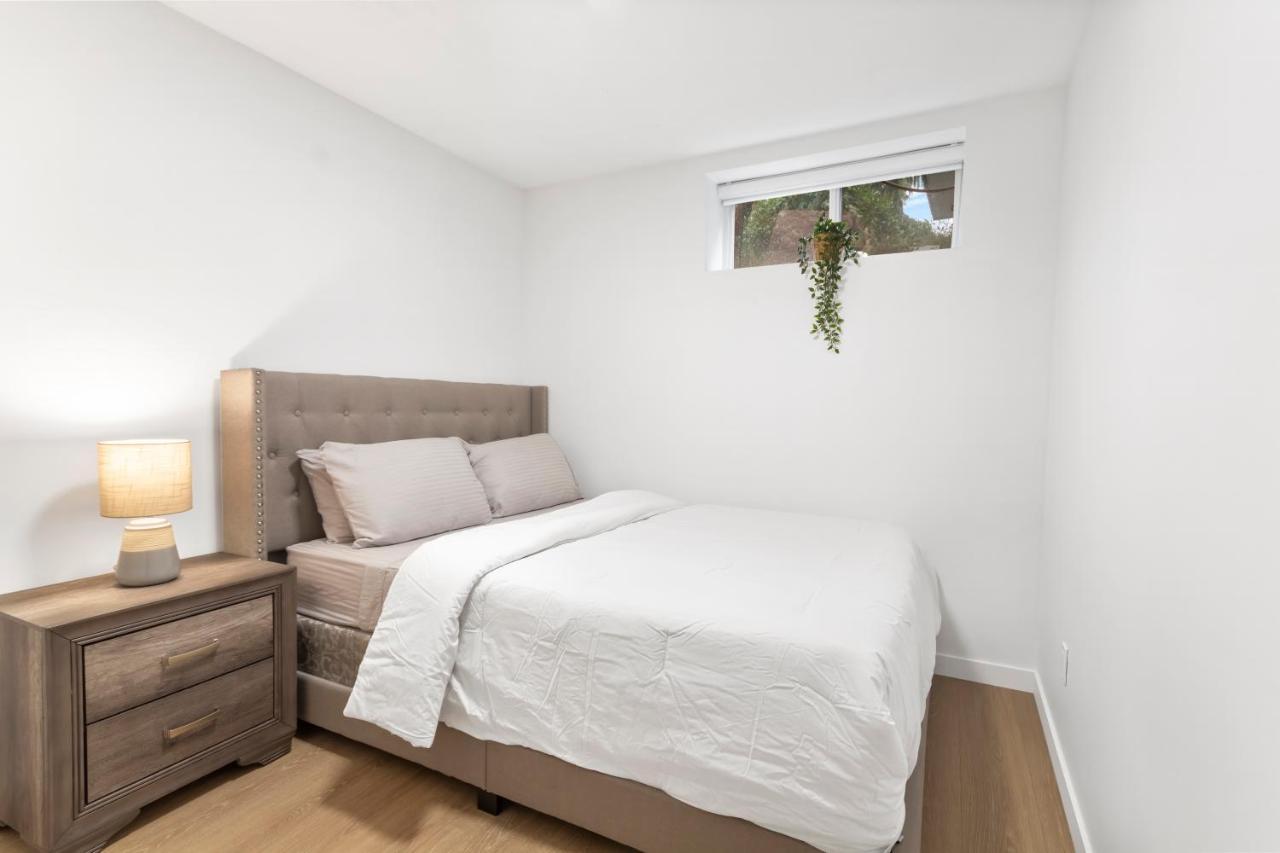 Pristine 3 Beds 2 Washroom Guest Suite Surrey Ngoại thất bức ảnh
