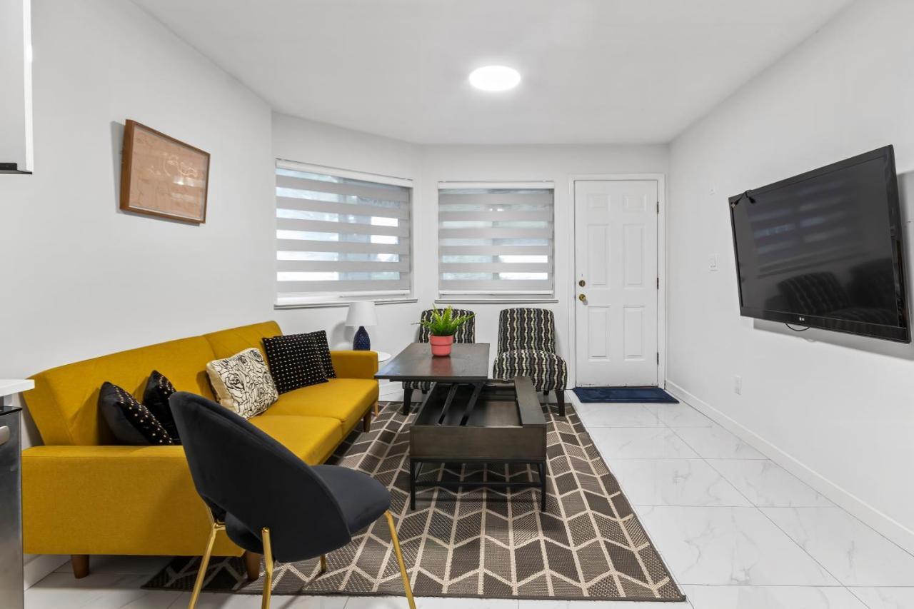 Pristine 3 Beds 2 Washroom Guest Suite Surrey Ngoại thất bức ảnh