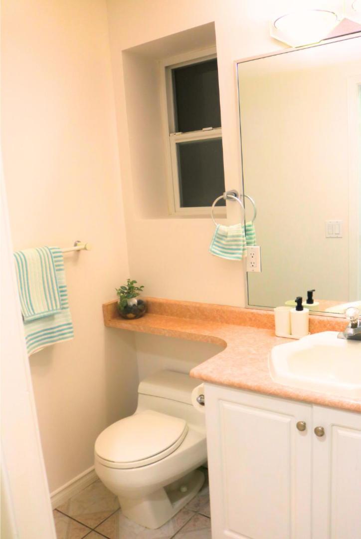Pristine 3 Beds 2 Washroom Guest Suite Surrey Ngoại thất bức ảnh